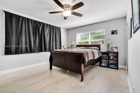 3777 NW 78th Avenue Davie FL 33024