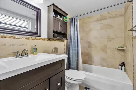 3777 NW 78th Avenue Davie FL 33024