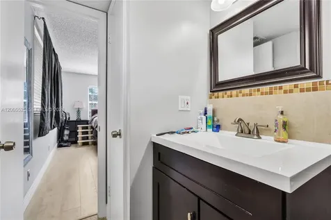 3777 NW 78th Avenue Davie FL 33024