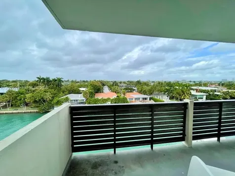 9800 W Bay Harbor Drive Bay Harbor Islands FL 33154