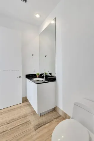 15811 SE Collins Avenue Sunny Isles Beach FL 33160