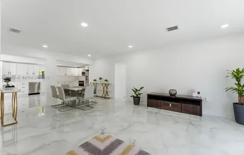 1810 NE 161st Street North Miami Beach FL 33162