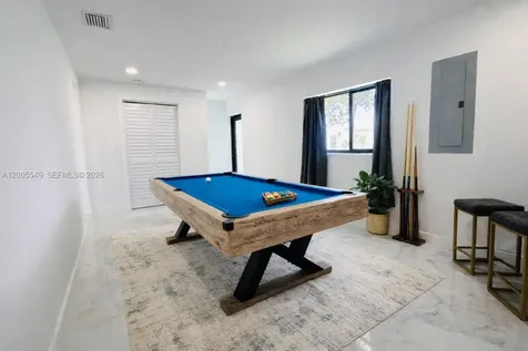 1810 NE 161st Street North Miami Beach FL 33162
