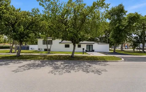1810 NE 161st Street North Miami Beach FL 33162