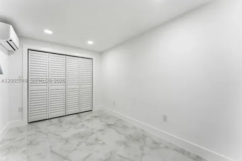 1810 NE 161st Street North Miami Beach FL 33162