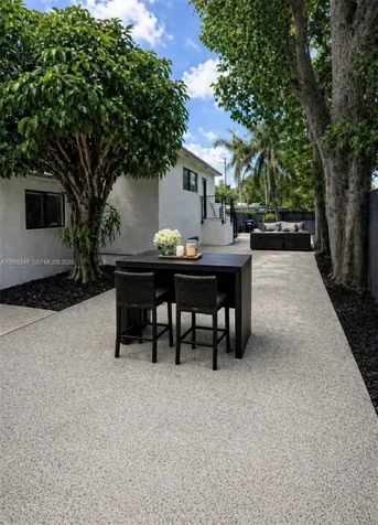 1810 NE 161st Street North Miami Beach FL 33162