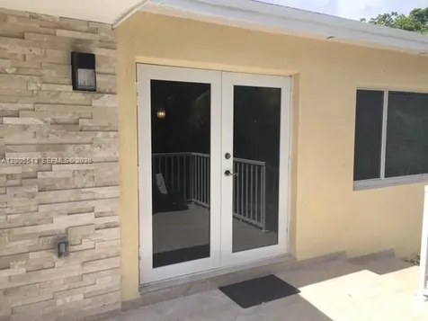 805 NE 138th Street North Miami FL 33161