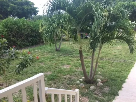 805 NE 138th Street North Miami FL 33161