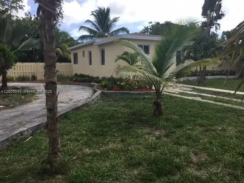 805 NE 138th Street North Miami FL 33161