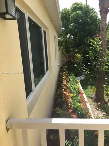 805 NE 138th Street North Miami FL 33161