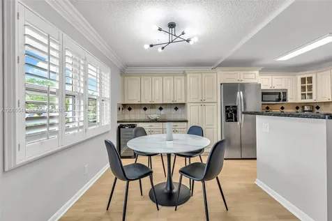 1038 Lyndhurst J Deerfield Beach FL 33442