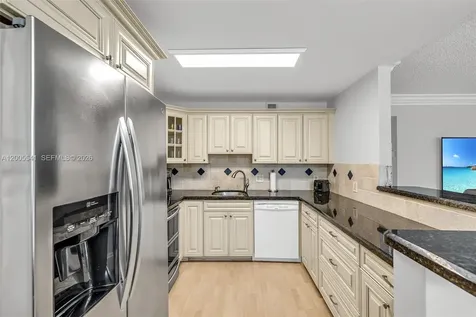 1038 Lyndhurst J Deerfield Beach FL 33442