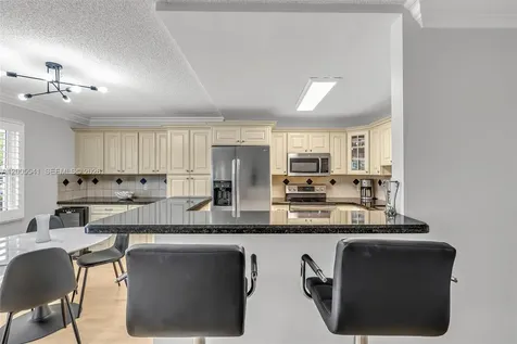 1038 Lyndhurst J Deerfield Beach FL 33442