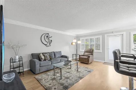 1038 Lyndhurst J Deerfield Beach FL 33442