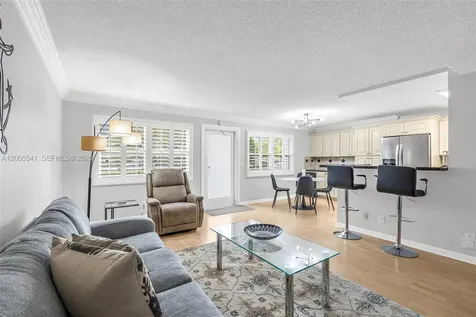 1038 Lyndhurst J Deerfield Beach FL 33442
