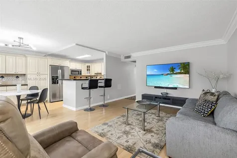 1038 Lyndhurst J Deerfield Beach FL 33442