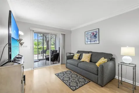 1038 Lyndhurst J Deerfield Beach FL 33442