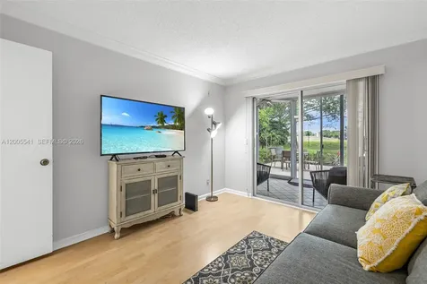1038 Lyndhurst J Deerfield Beach FL 33442