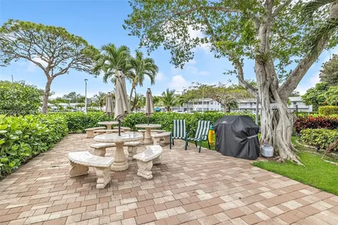 1038 Lyndhurst J Deerfield Beach FL 33442