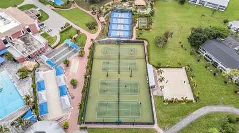 1038 Lyndhurst J Deerfield Beach FL 33442