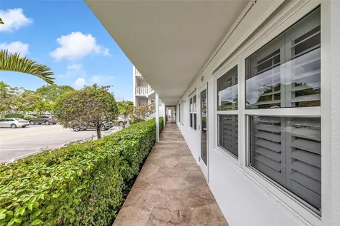 1038 Lyndhurst J Deerfield Beach FL 33442