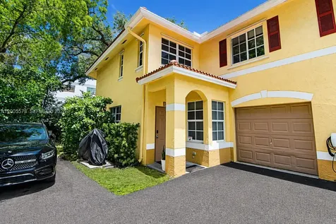 8940 NE 8th Avenue Miami FL 33138
