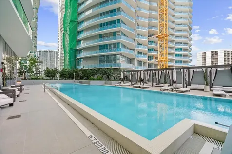 77 SE 5 Miami FL 33131