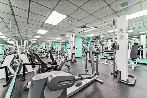 5255 Collins Avenue Miami Beach FL 33140