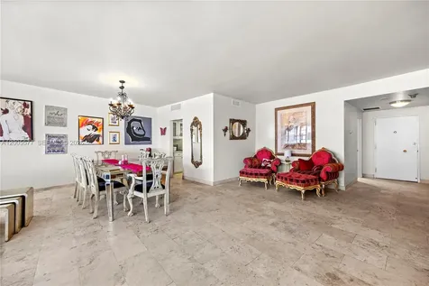 5255 Collins Avenue Miami Beach FL 33140