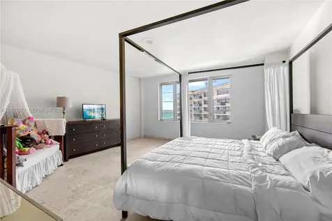 5255 Collins Avenue Miami Beach FL 33140