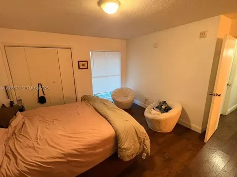 833 Riverside Drive Coral Springs FL 33071