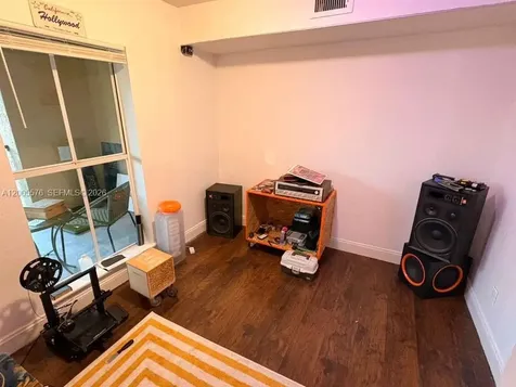 833 Riverside Drive Coral Springs FL 33071