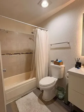 833 Riverside Drive Coral Springs FL 33071
