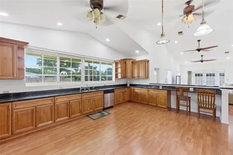 4361 NE 13th Terrace Oakland Park FL 33334