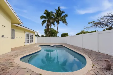 4361 NE 13th Terrace Oakland Park FL 33334