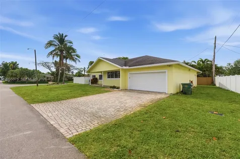 4361 NE 13th Terrace Oakland Park FL 33334