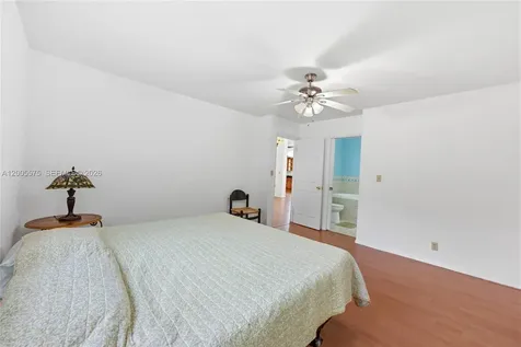 4361 NE 13th Terrace Oakland Park FL 33334