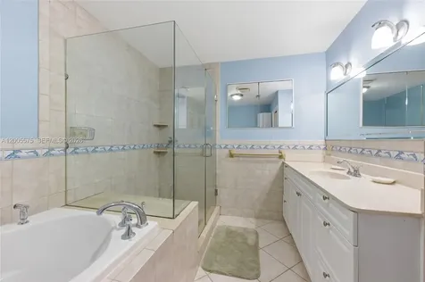 4361 NE 13th Terrace Oakland Park FL 33334