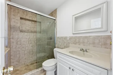 4361 NE 13th Terrace Oakland Park FL 33334