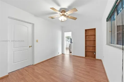 4361 NE 13th Terrace Oakland Park FL 33334