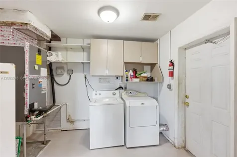 4361 NE 13th Terrace Oakland Park FL 33334