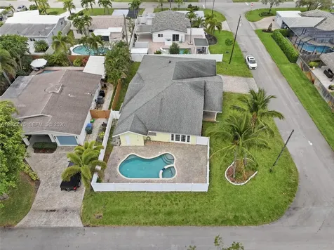 4361 NE 13th Terrace Oakland Park FL 33334