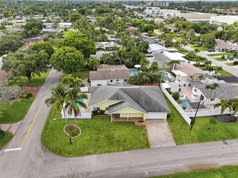 4361 NE 13th Terrace Oakland Park FL 33334