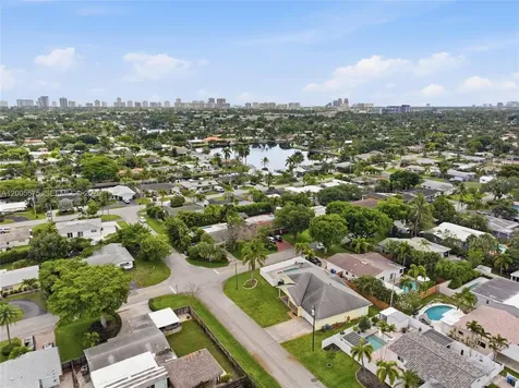 4361 NE 13th Terrace Oakland Park FL 33334