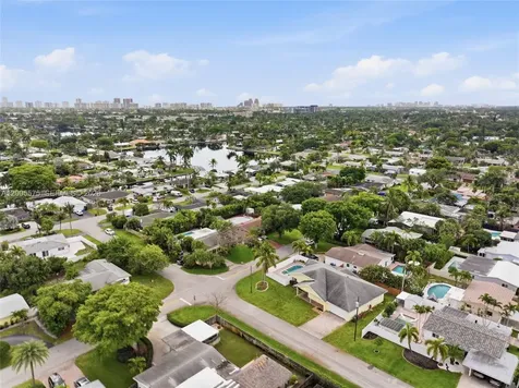 4361 NE 13th Terrace Oakland Park FL 33334