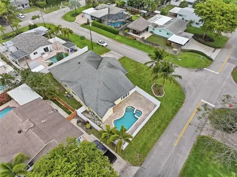 4361 NE 13th Terrace Oakland Park FL 33334