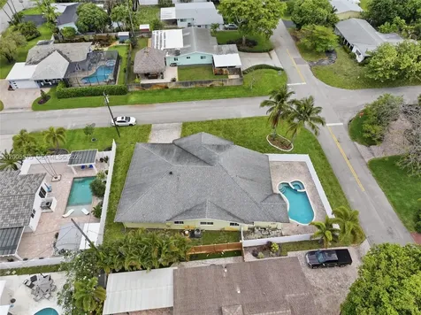 4361 NE 13th Terrace Oakland Park FL 33334
