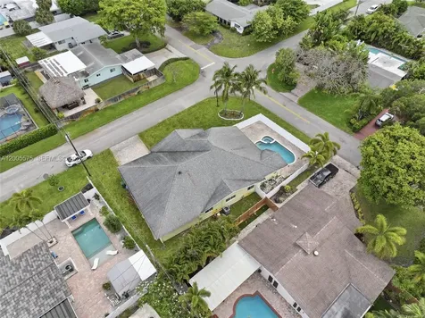 4361 NE 13th Terrace Oakland Park FL 33334
