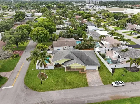 4361 NE 13th Terrace Oakland Park FL 33334