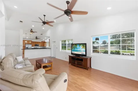 4361 NE 13th Terrace Oakland Park FL 33334